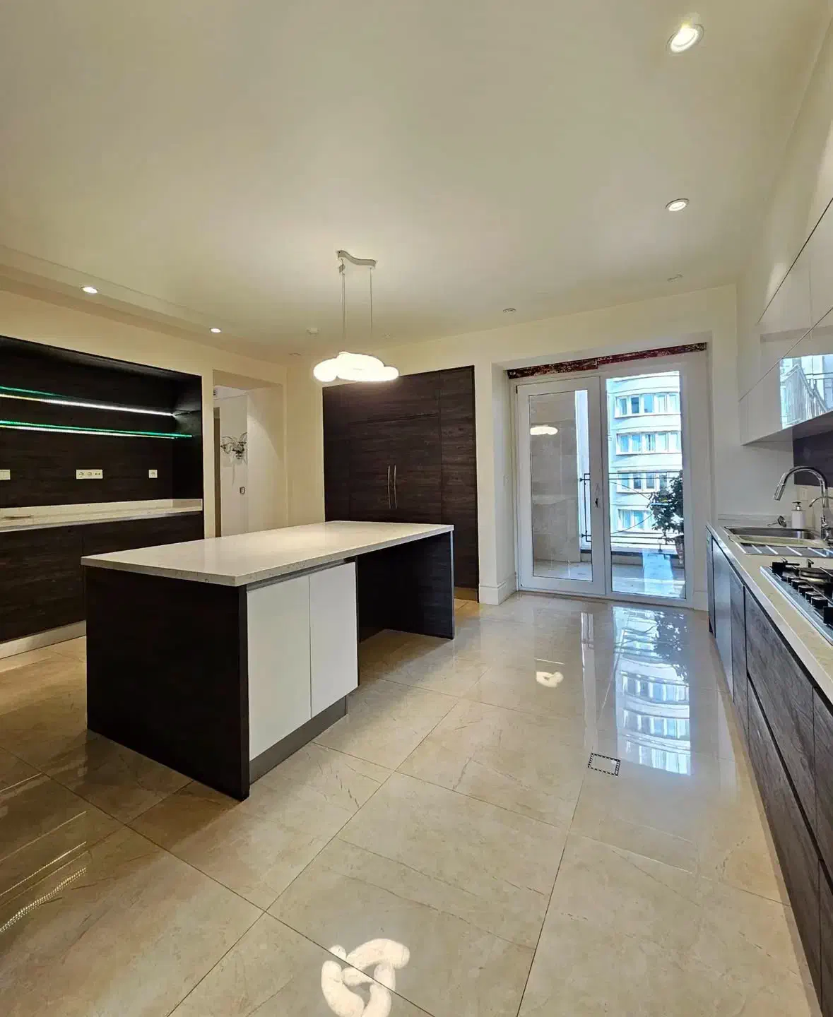 ۱۴۵متر فرشته برج باغ تاپ لوکیشن