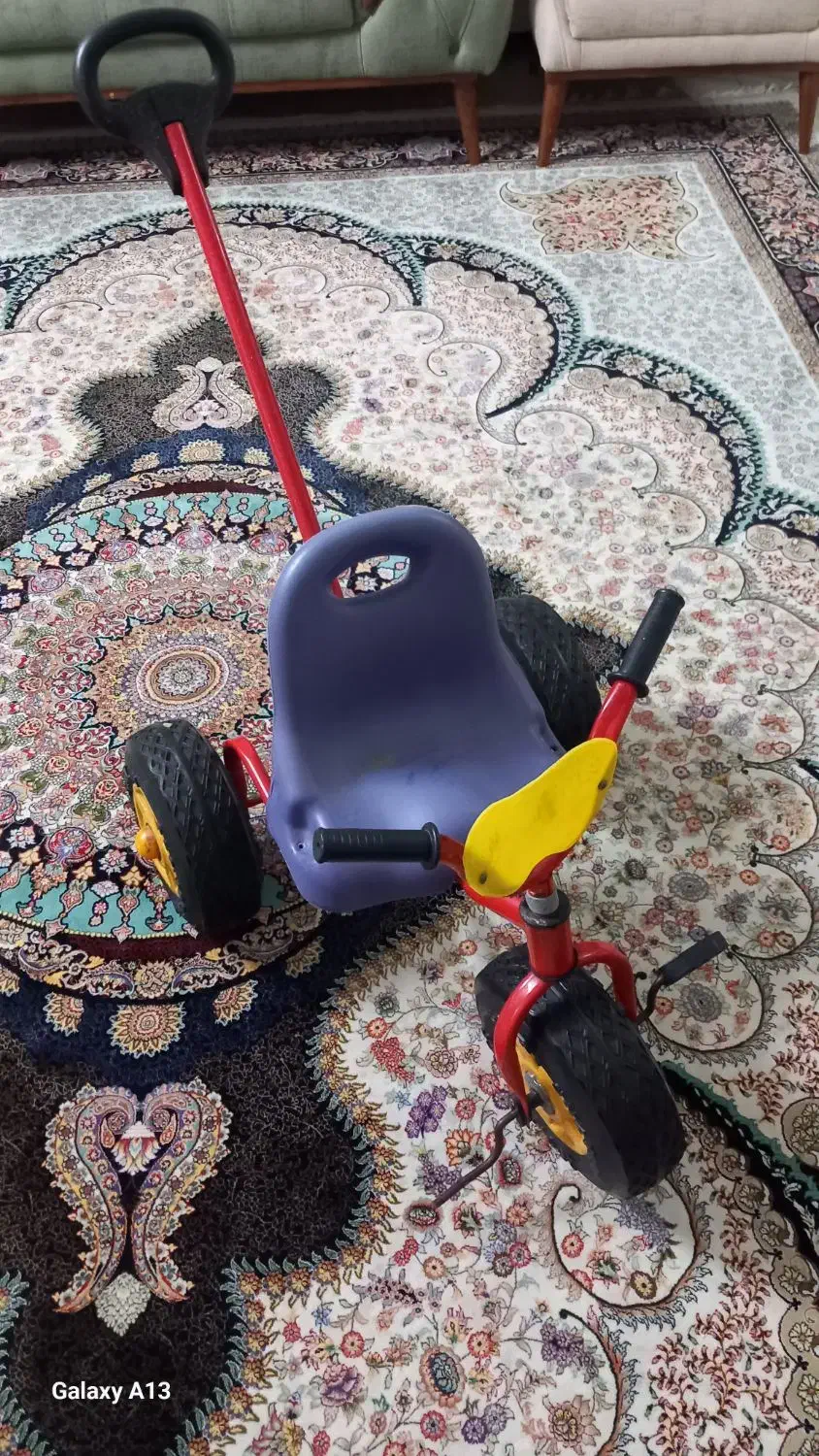 سه چرخه بچگانه|اسباب‌بازی بچه|گنبد کاووس, |دیوار