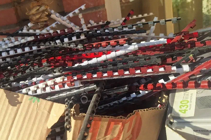 دستگاه فنر زن پلاستیکی کاغذ کاملا سالم|لوازم التحریر|قرچک, زیبا شهر|دیوار