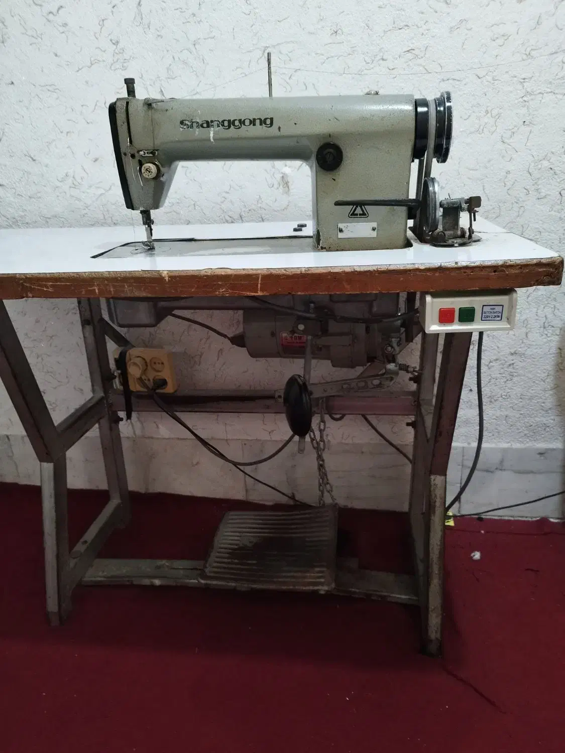 چرخ صنعتی راسته دوز|چرخ خیاطی و ریسندگی|یزد, |دیوار