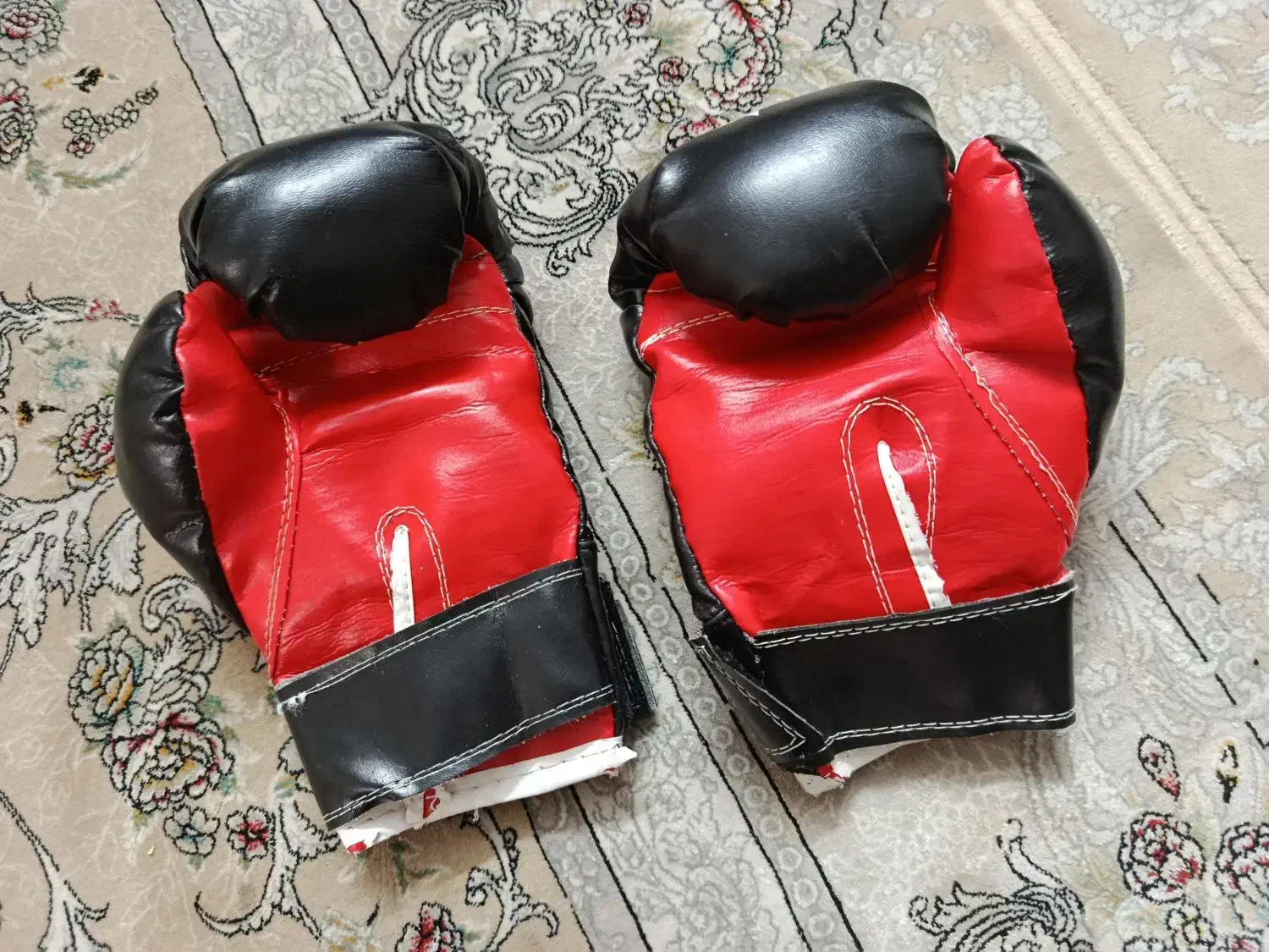 دست کش بوکس|تجهیزات ورزشی|ری, علایین|دیوار