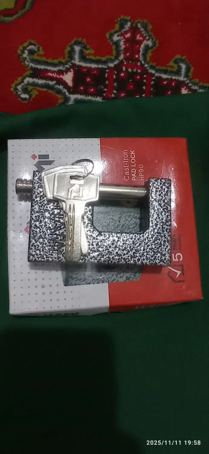 تعدادی قفل حیاطی و کتابی|ابزارآلات|زابل, |دیوار