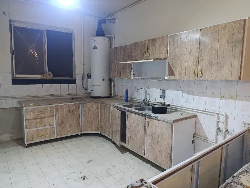 ابگرمکن وکابینت نو و تمیز|آبگرمکن، پکیج، شوفاژ|لنجان, |دیوار