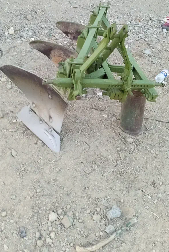 شخم رومانی|ماشینآلات صنعتی|رودخانه, |دیوار