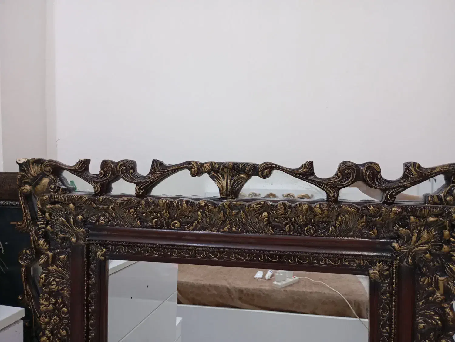 آیینه|آینه|مشهد, کشف|دیوار