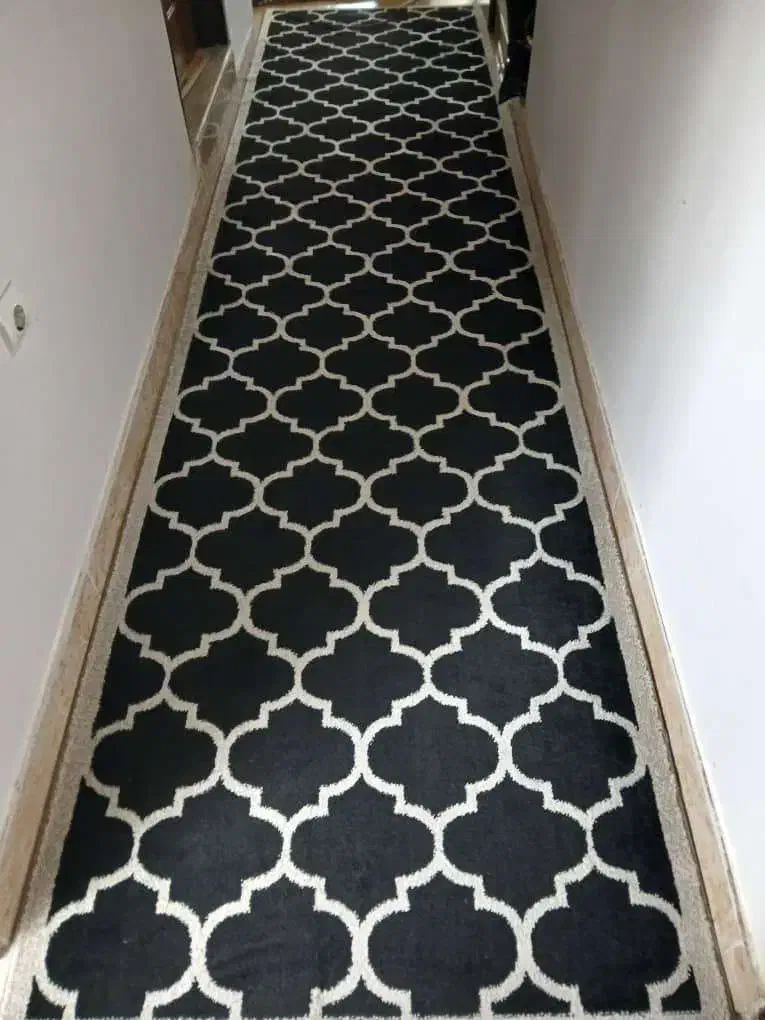 کناره یک در سه و نیم|فرش|جلفا, |دیوار