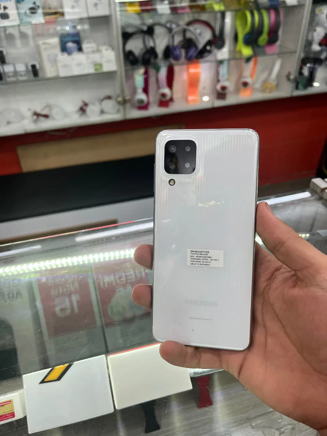 M32 128 6|موبایل|یزد, |دیوار