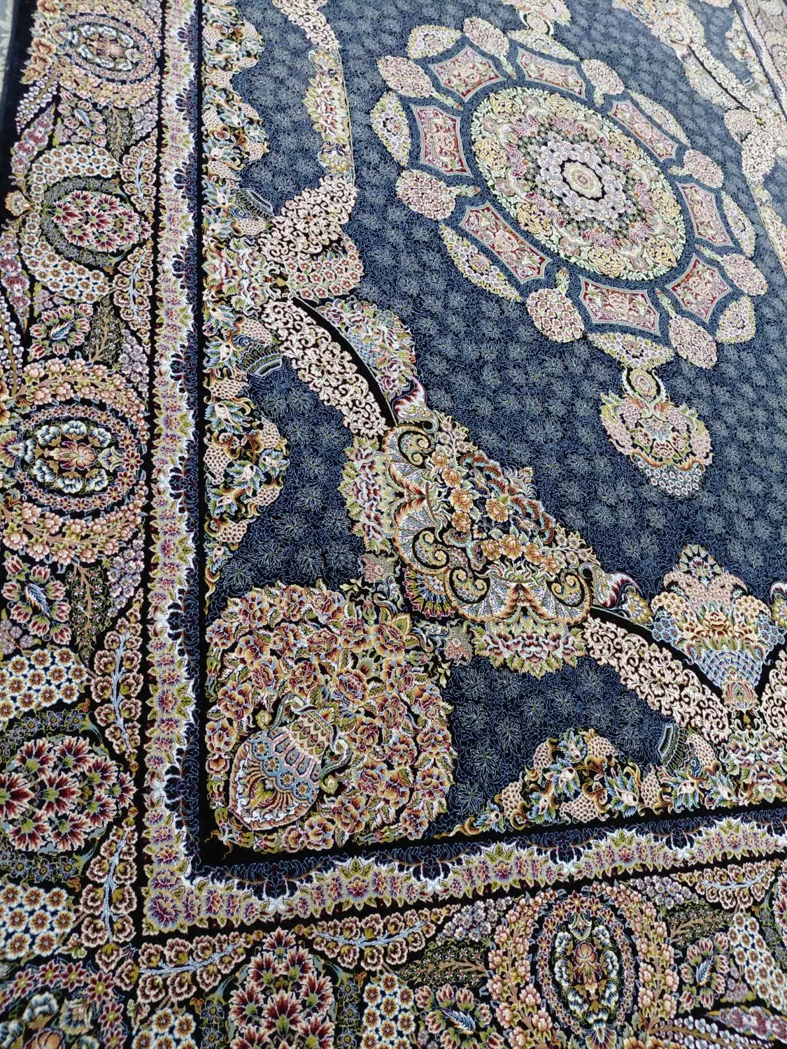 فرش ۹ متری دوتا جفت هم ۱۰۰۰ شانه با تراکم ۳۰۰۰|فرش|ورامین, خیر آباد|دیوار