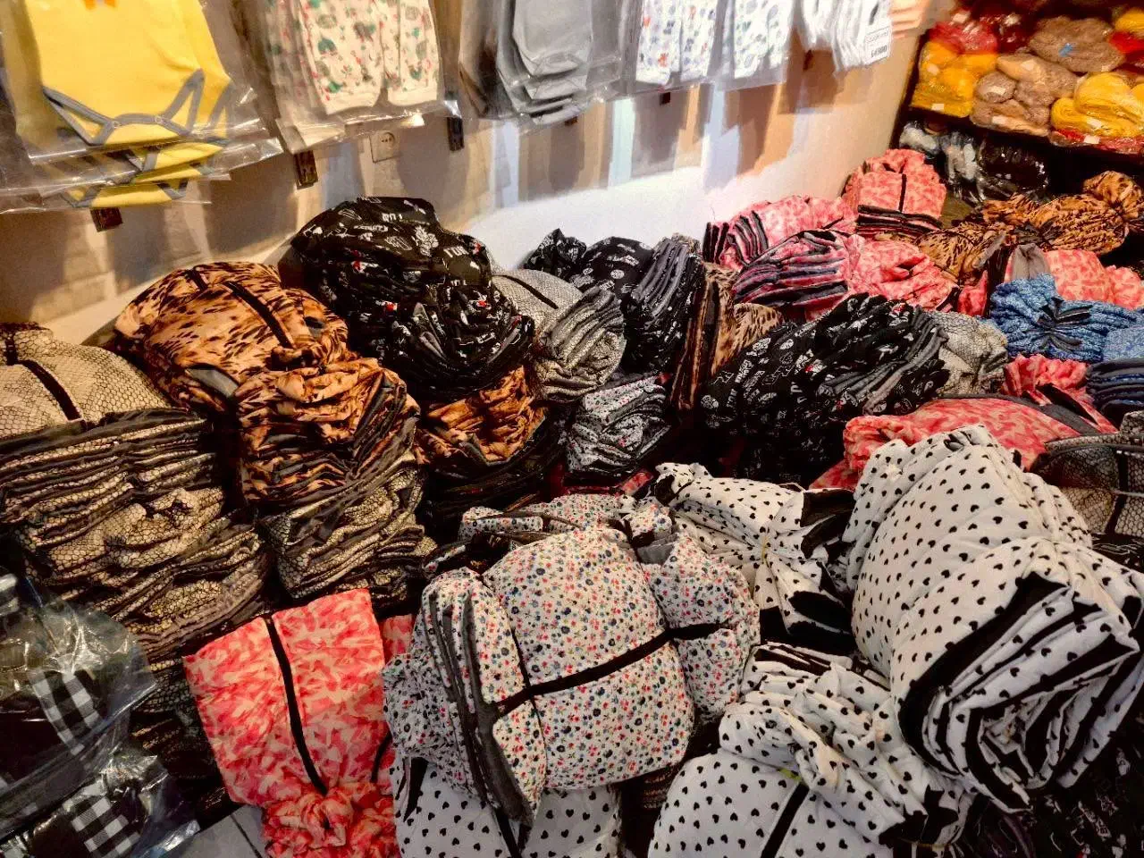 عمده جینی- پافر ضد اب تمام زیپ فول طرح|کفش و لباس بچه|مشهد, هفده شهریور|دیوار