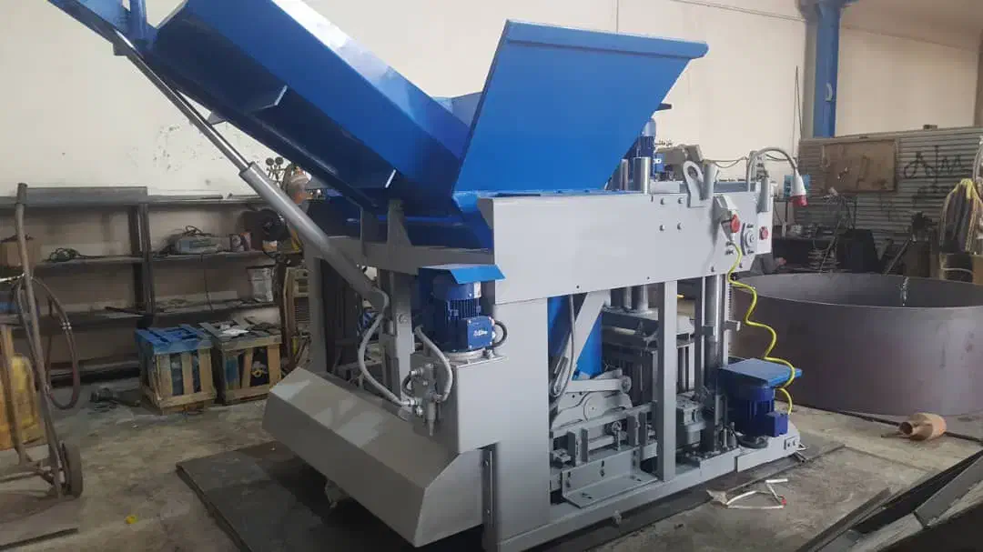 بلوک زن ۳کاره|ماشین‌آلات صنعتی|مشهد, پروین اعتصامی|دیوار