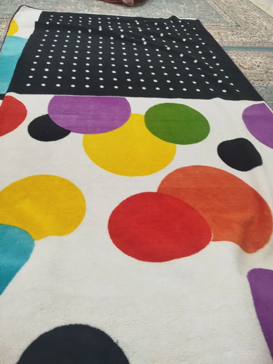 دو عدد پتوی گلبافت دونفر ویک نفر در حد نو تمیز|رختخواب، بالش، پتو|شهرکرد, |دیوار