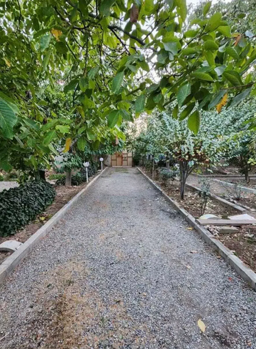 نگهبانی خانه باغ در اطراف قزوین|استخدام سرایداری و نظافت|اسفرورین, |دیوار