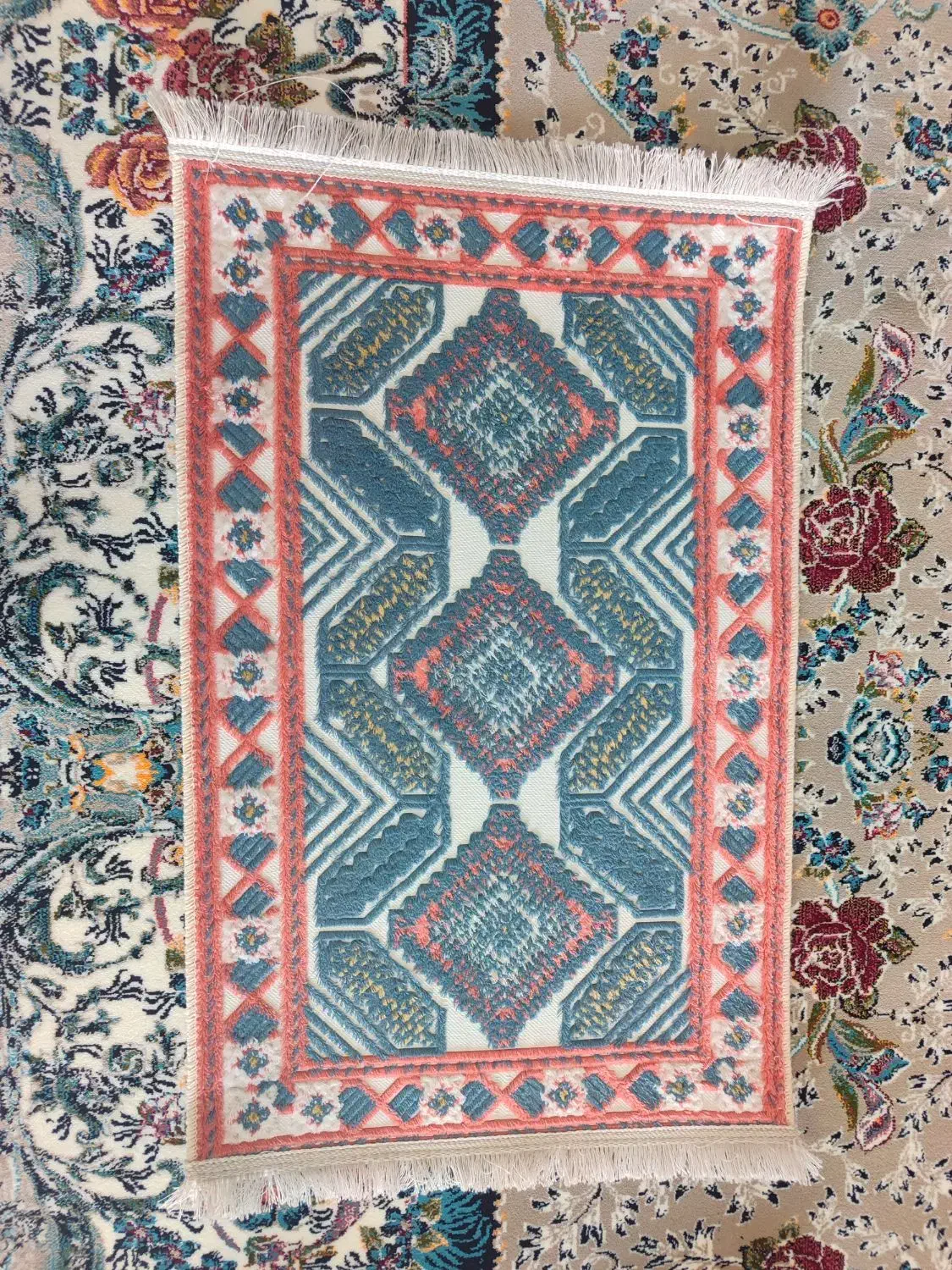 پادری برزنتی|پادری|آران و بیدگل, |دیوار