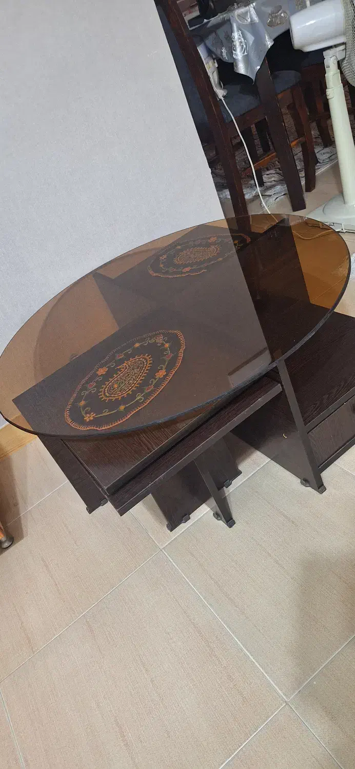 میز گرد جلو مبلی|مبلمان خانگی و میز عسلی|صومعهسرا, |دیوار