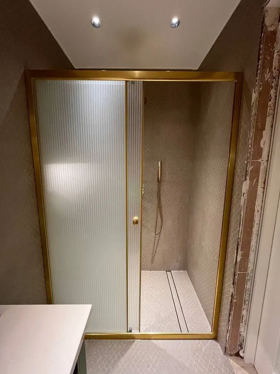 نصبواجراکابین دوشدرانواعسایز ورنگ پروفیل و شیشه|مصالح و تجهیزات ساختمان|بانه, |دیوار