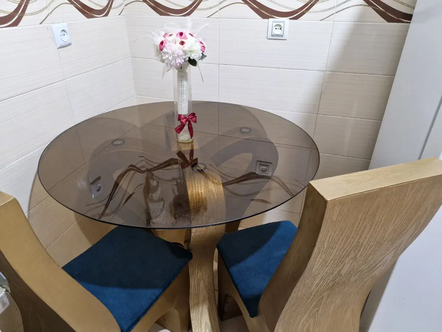 نهار خوری ۴ نفره|میز و صندلی غذاخوری|برخوار, |دیوار