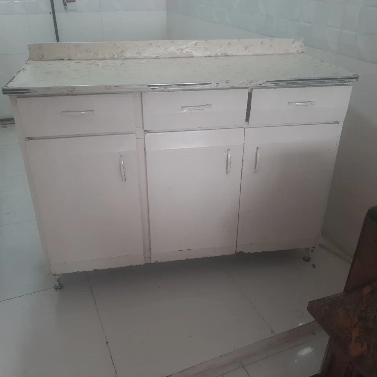 انواع کابینت ها سه در ظرف شویی ابچکون شیر سینک|آبچکان و نظمدهنده ظروف|شهریار, رضی آباد بالا|دیوار