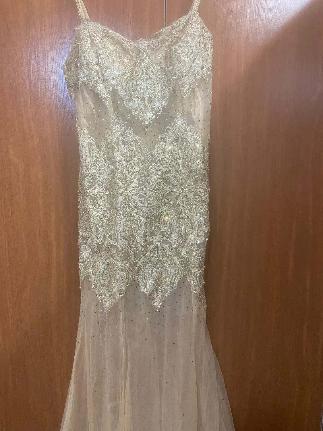 پیراهن مجلسی|لباس|ری, فیروزآبادی|دیوار