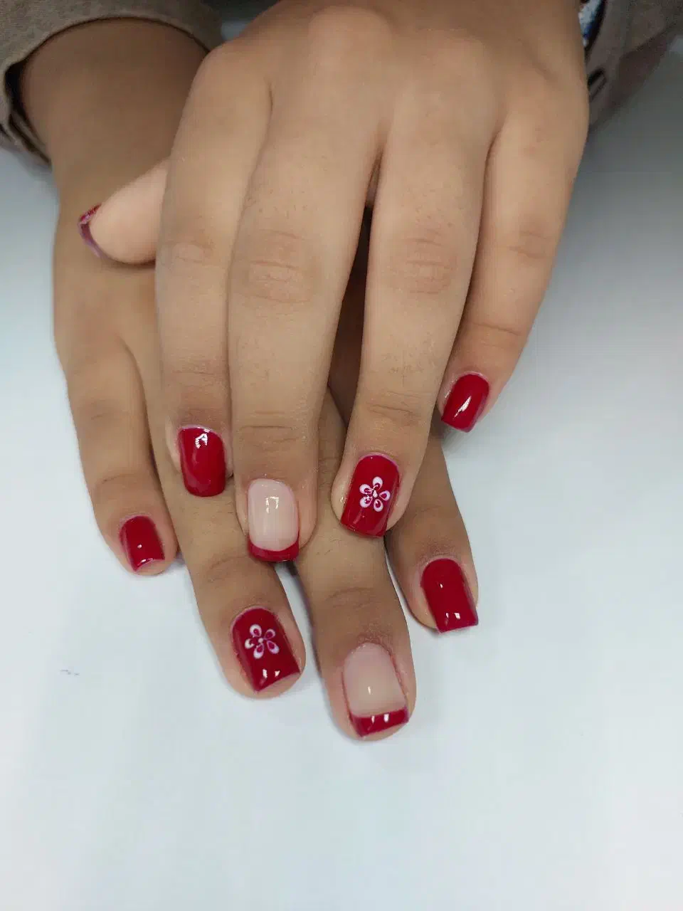 کاشت ناخن و رنگ و لایت|خدمات آرایشگری و زیبایی|گرگان, |دیوار