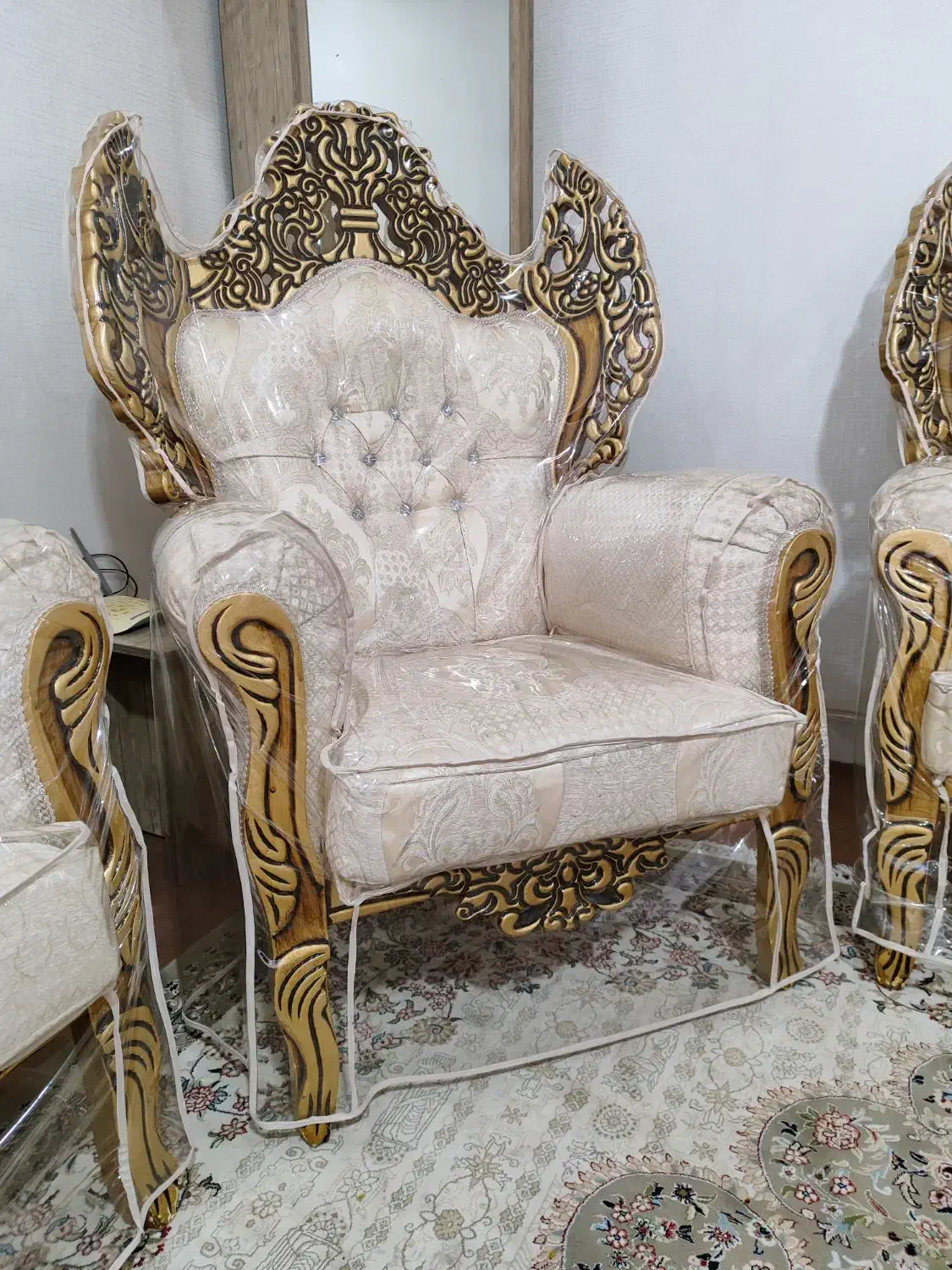 مبل 7نفره درحدنو حتی مناسب جهیزیه دارای کاور|مبلمان خانگی و میز عسلی|اصفهان, شفق|دیوار