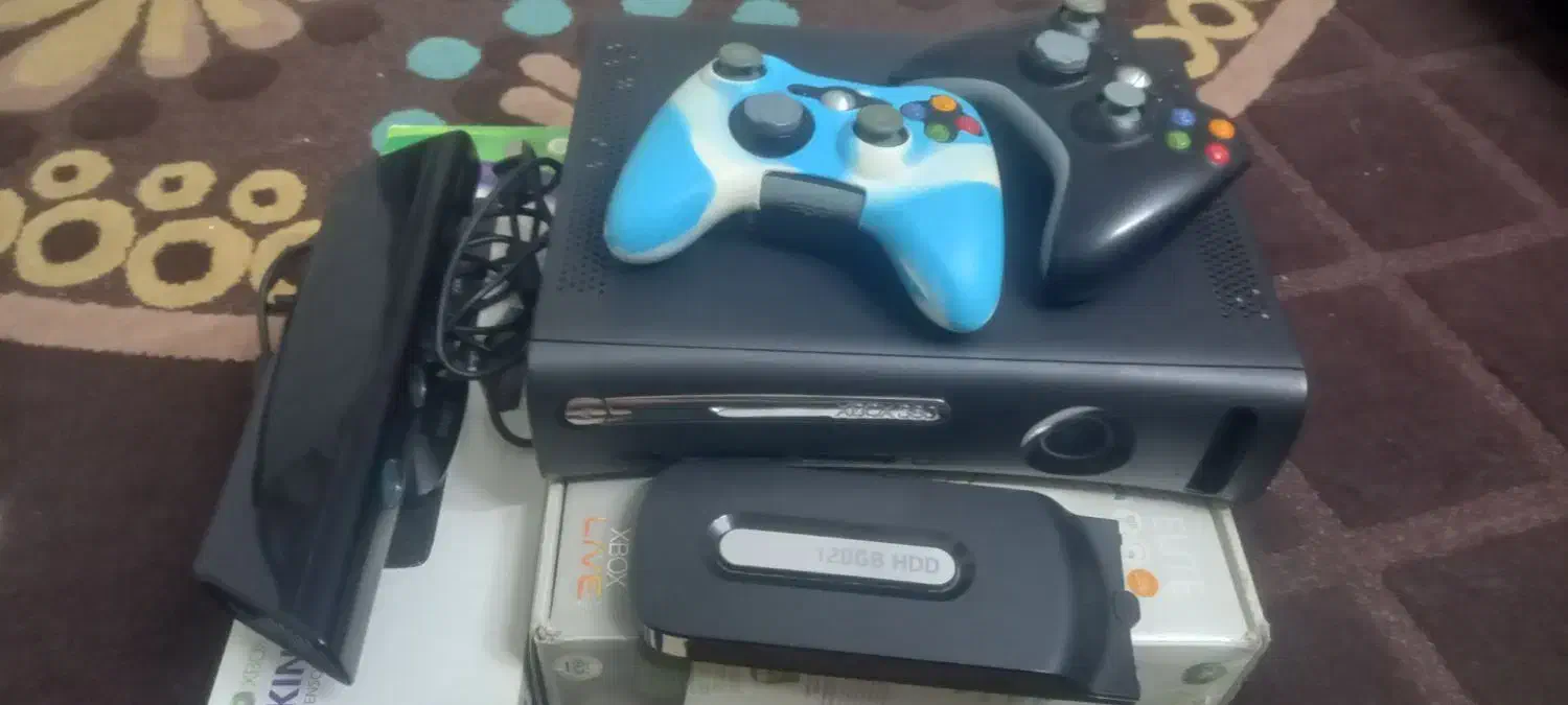 xbox 360 کاملا تمیز|کنسول، بازی ویدئویی و آنلاین|اصفهان, مهدی آباد|دیوار