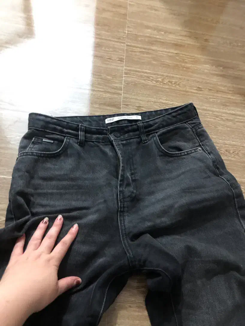 شلوارمزونی مارک سایز۴۴ کرپ باکیفیت و ۳ تا شلوارجین|لباس|ساری, |دیوار