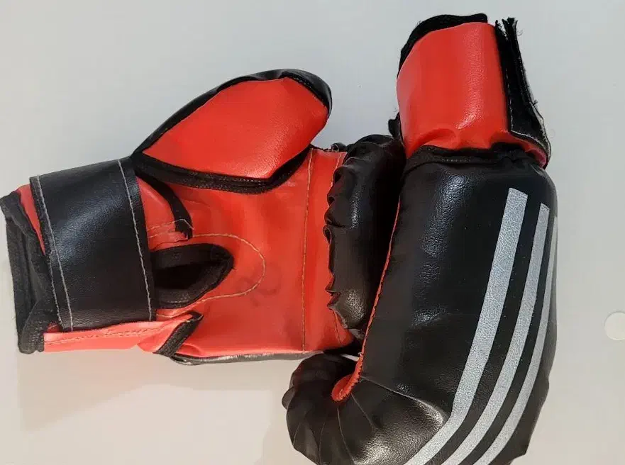 دستکش بوکس|تجهیزات ورزشی|اسدآباد, |دیوار