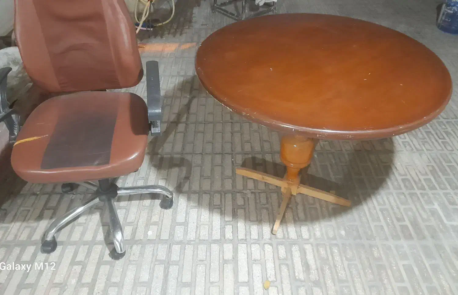 میز نهارخوری و میز تحریر به همراه صندلی گردان|میز و صندلی غذاخوری|کرمانشاه, |دیوار