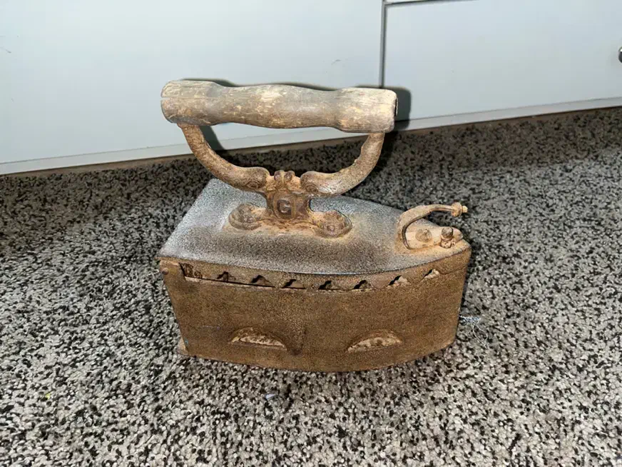 اتوی عتیقه|کلکسیون اشیاء عتیقه|کرج, اصفهانی‌ها|دیوار