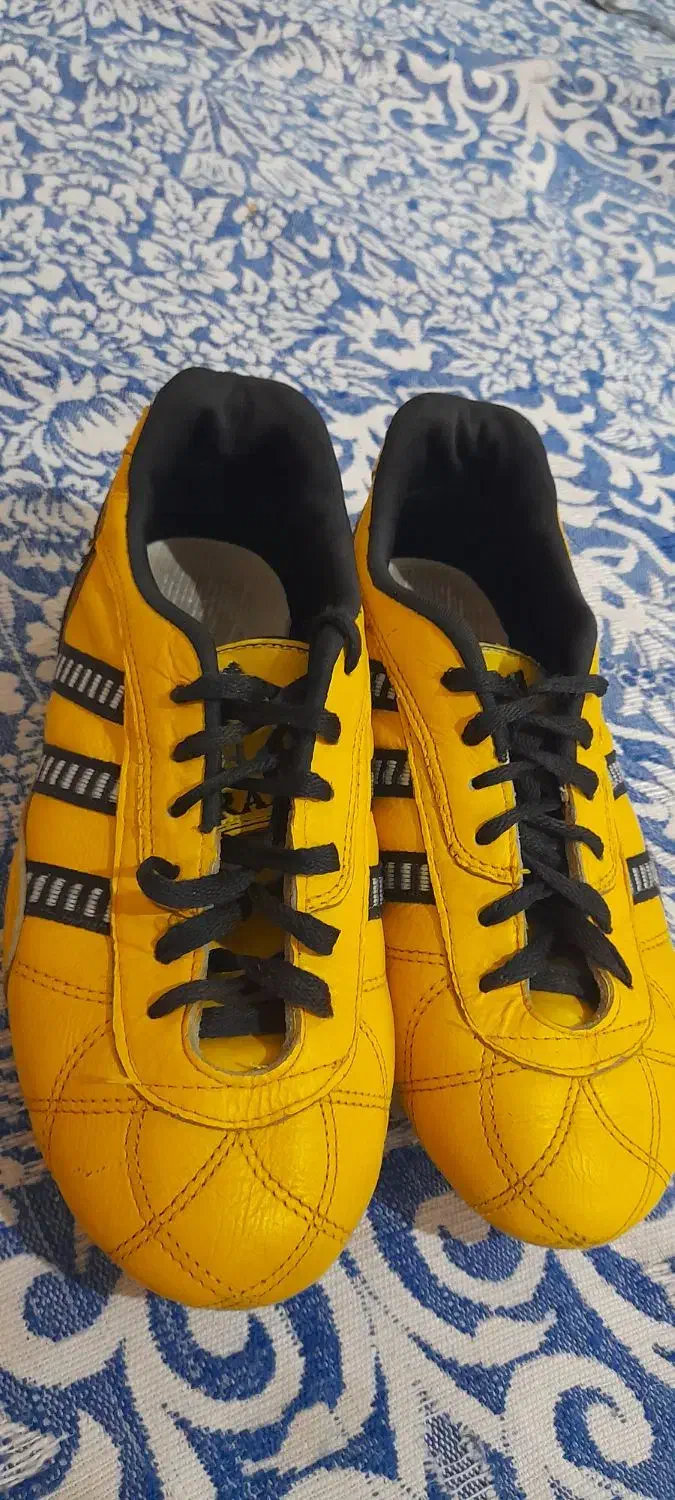 کفش فوتبال داخل چمن سایز ۳۳|کیف، کفش، کمربند|اصفهان, شاهد|دیوار