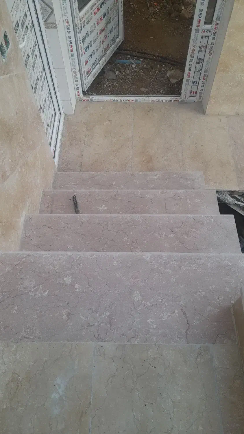 فروش سنگ نما وپله به قیمت فاکتور بدلیل تغییرشغل|مصالح و تجهیزات ساختمان|سنقر, |دیوار