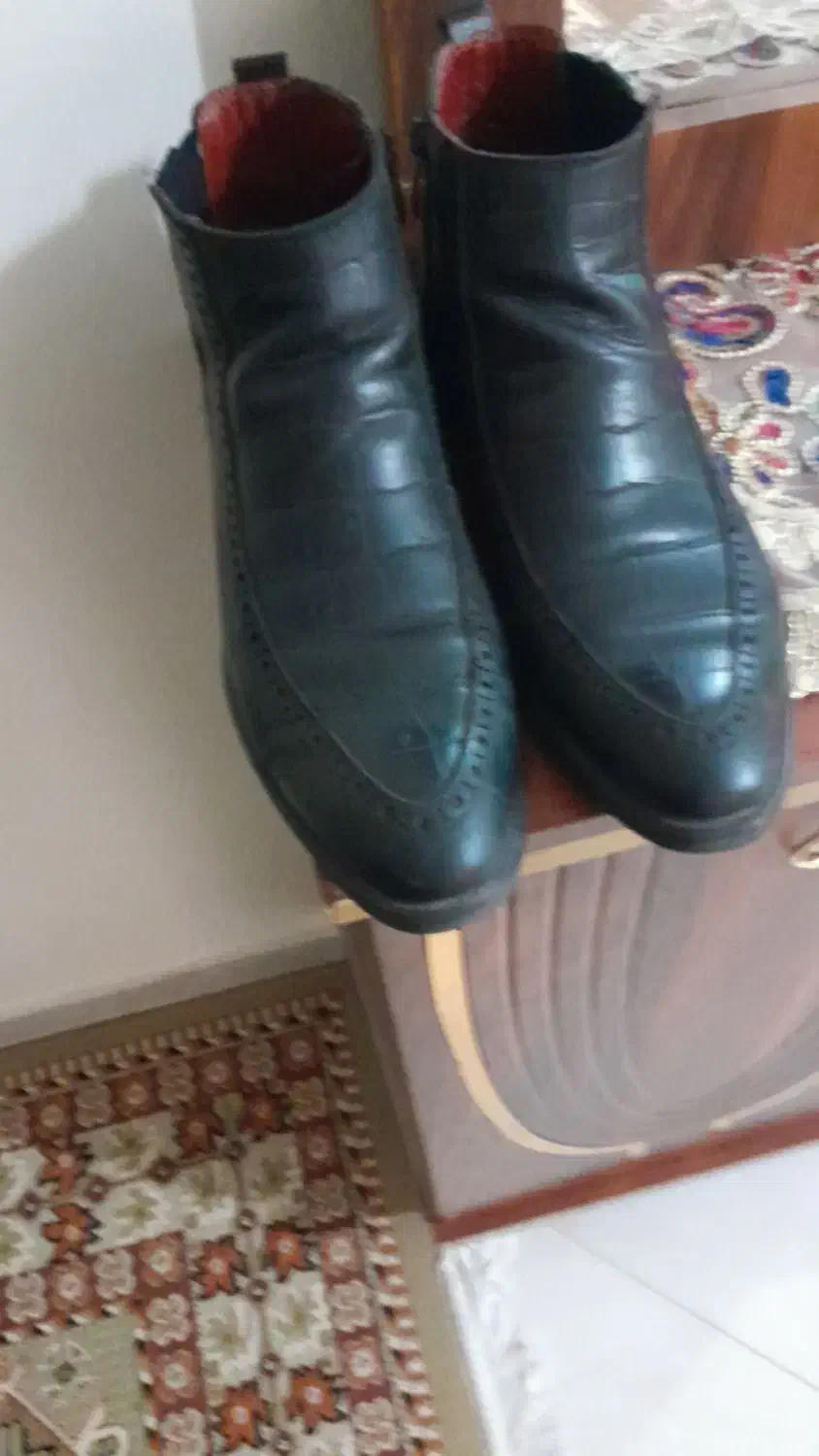 نیم بوت چرم طبیعی برند کاوانی|کیف، کفش، کمربند|پرند, فاز ۶|دیوار