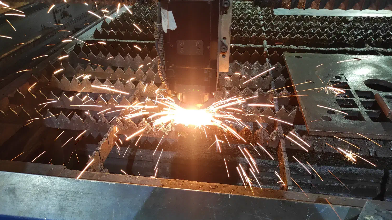 کارگر ساده و نگهبان|استخدام صنعتی، فنی، مهندسی|محمدشهر, محمدشهر|دیوار