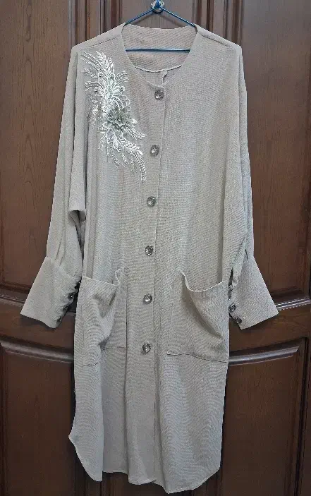 مانتو ها|لباس|کاشان, دشت چال|دیوار