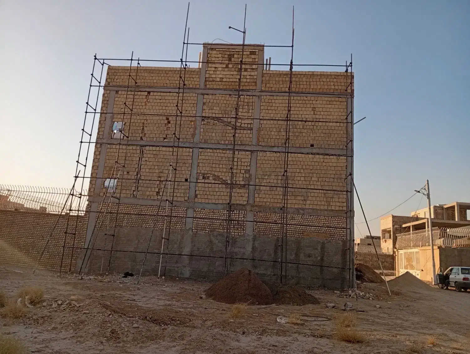 داربست فلزی پارسا|خدمات پیشه و مهارت|اصفهان, باغ فدک|دیوار