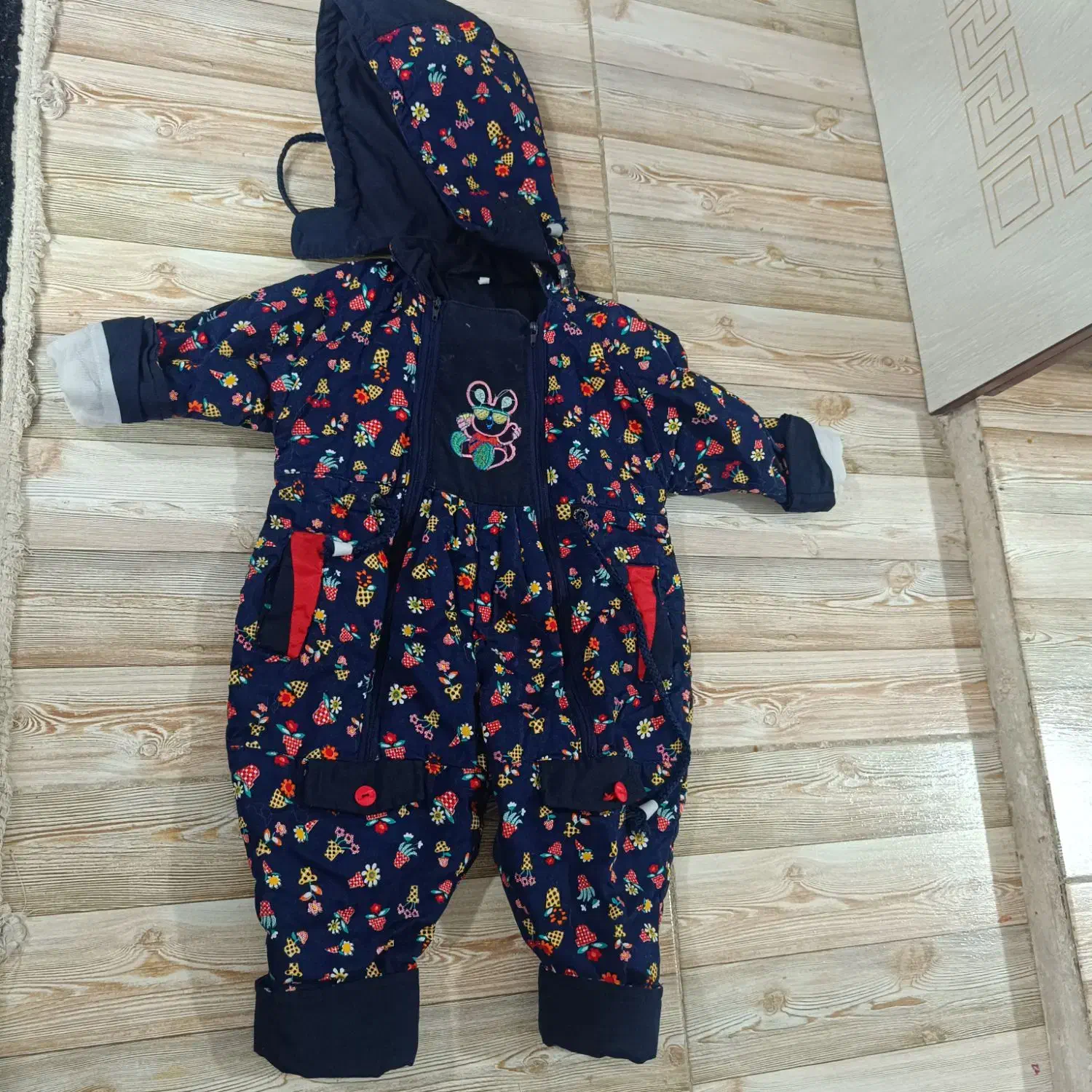 مناسب 1تا 2سال سرهمی پاییز زمستونی|کفش و لباس بچه|پاکدشت, پاکدشت (مامازند)|دیوار