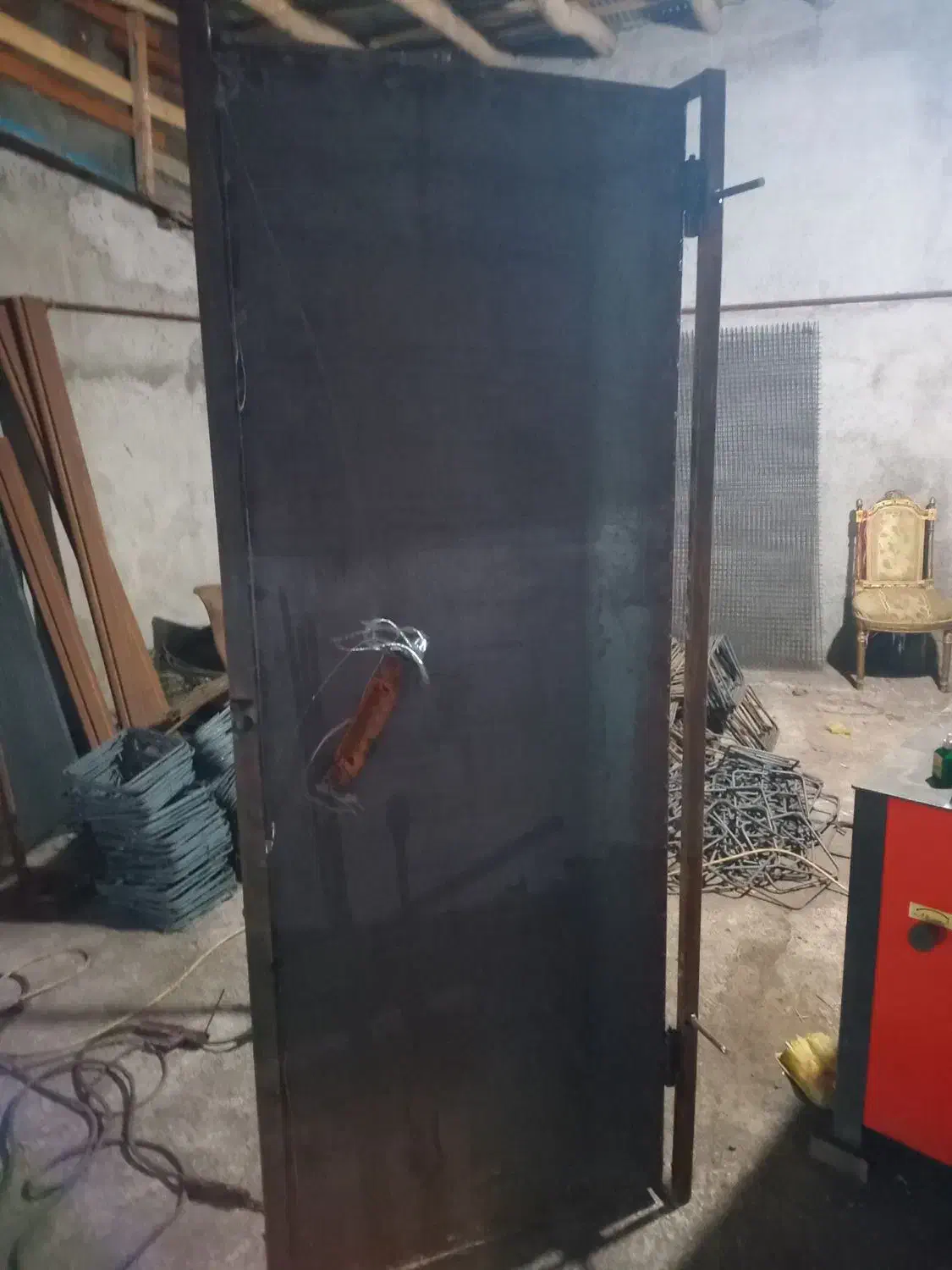 درب اهنی نفرو  ابعاد مختلف سفارشات قبول می‌کنیم|مصالح و تجهیزات ساختمان|خمام, |دیوار