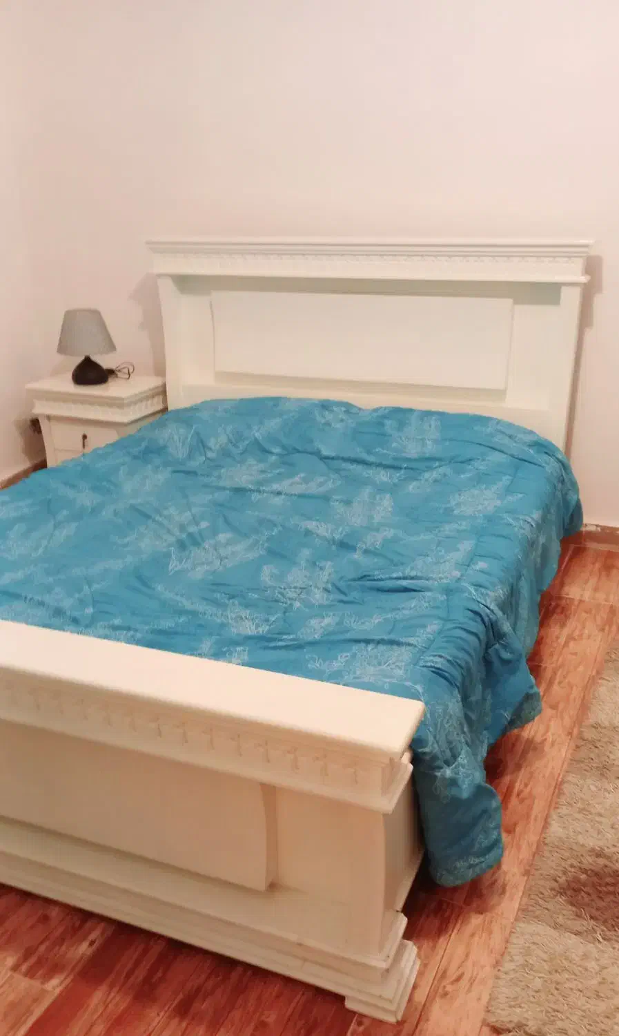 سرویس خواب کامل تخت میز آرایش به همراه دو پاتختی|تخت و سرویس خواب|رشت, جهاد|دیوار