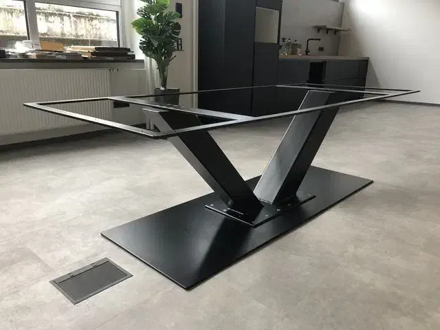 به یک جوشکار نیازمندیم مسلط به اهنگری|استخدام معماری، عمران و ساختمانی|پردیس, شهرک صنعتی خرمدشت فاز ۷|دیوار