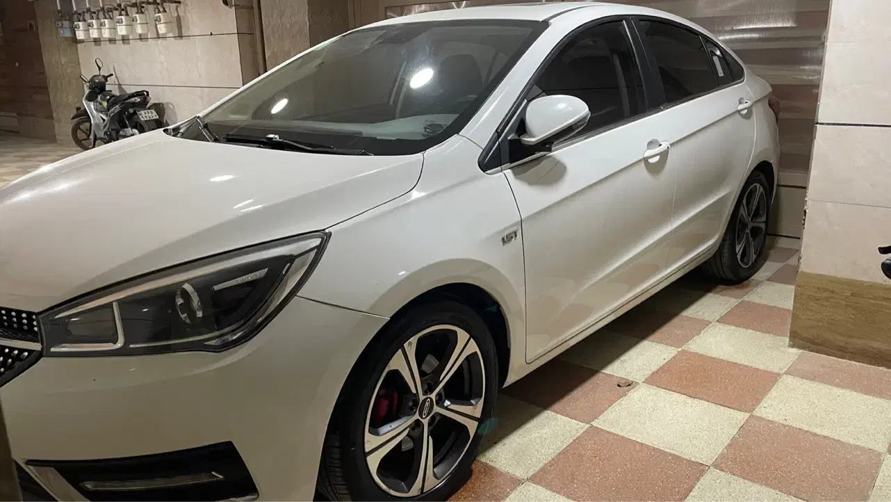 آریزو 5 مدل 1401 بیرنگ گارانتیدار کم کارکرد|خودرو سواری و وانت|اصفهان, شهرک میلاد|دیوار