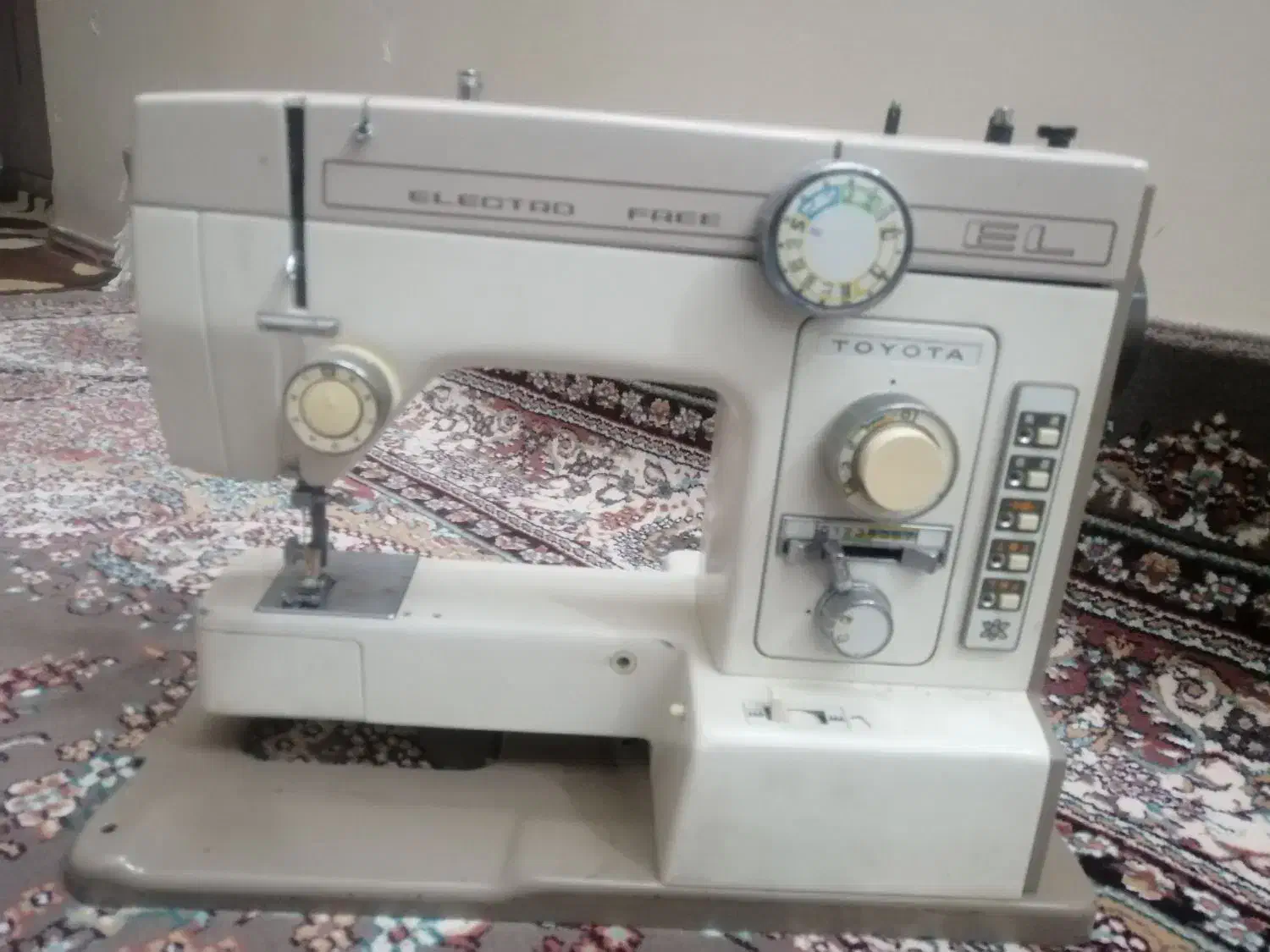 چرخ خیاطی|چرخ خیاطی و ریسندگی|حمیدیا, |دیوار