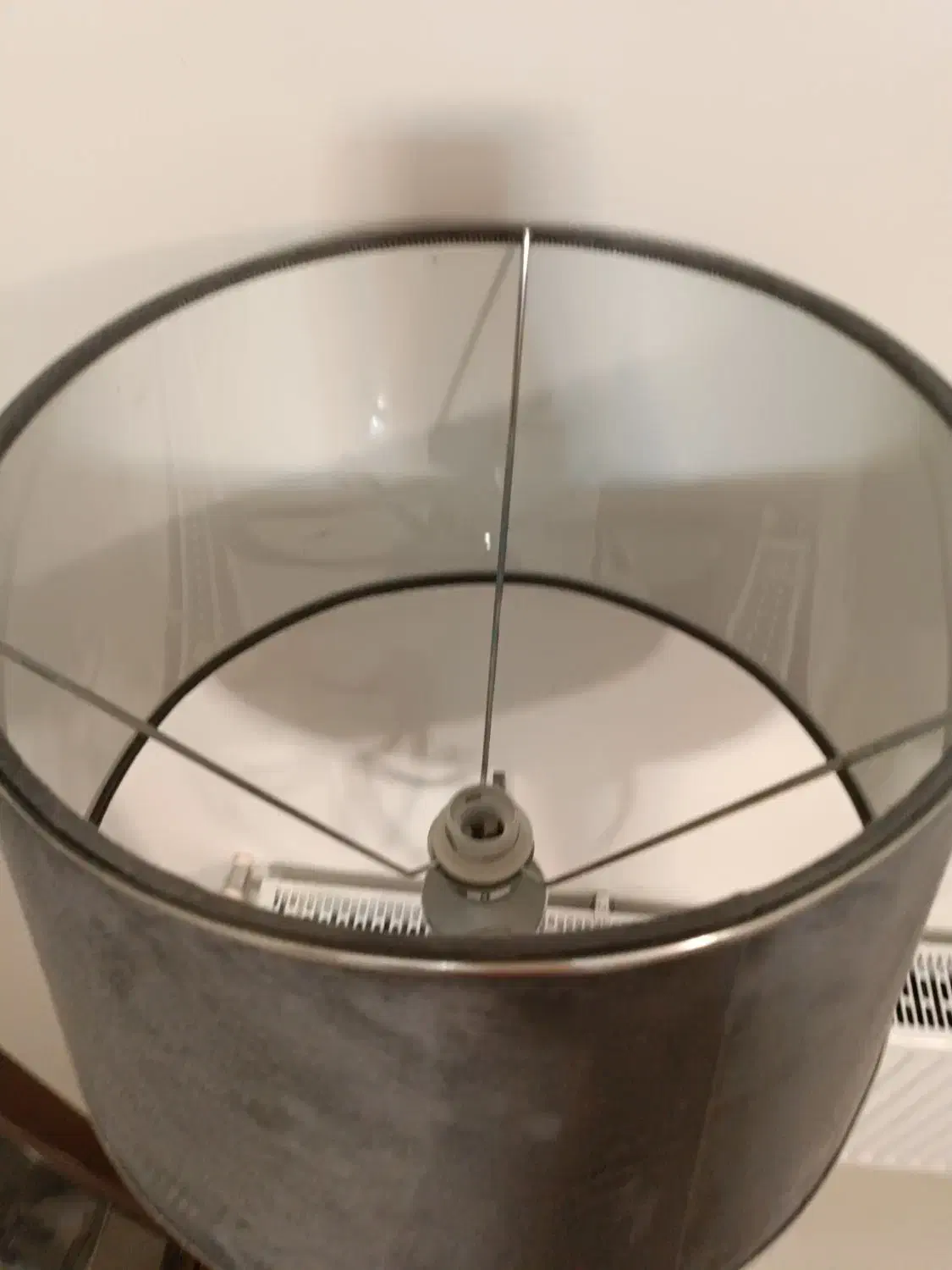 آباژور کنار سالنی|چراغ خواب و آباژور|شاهین دژ, |دیوار