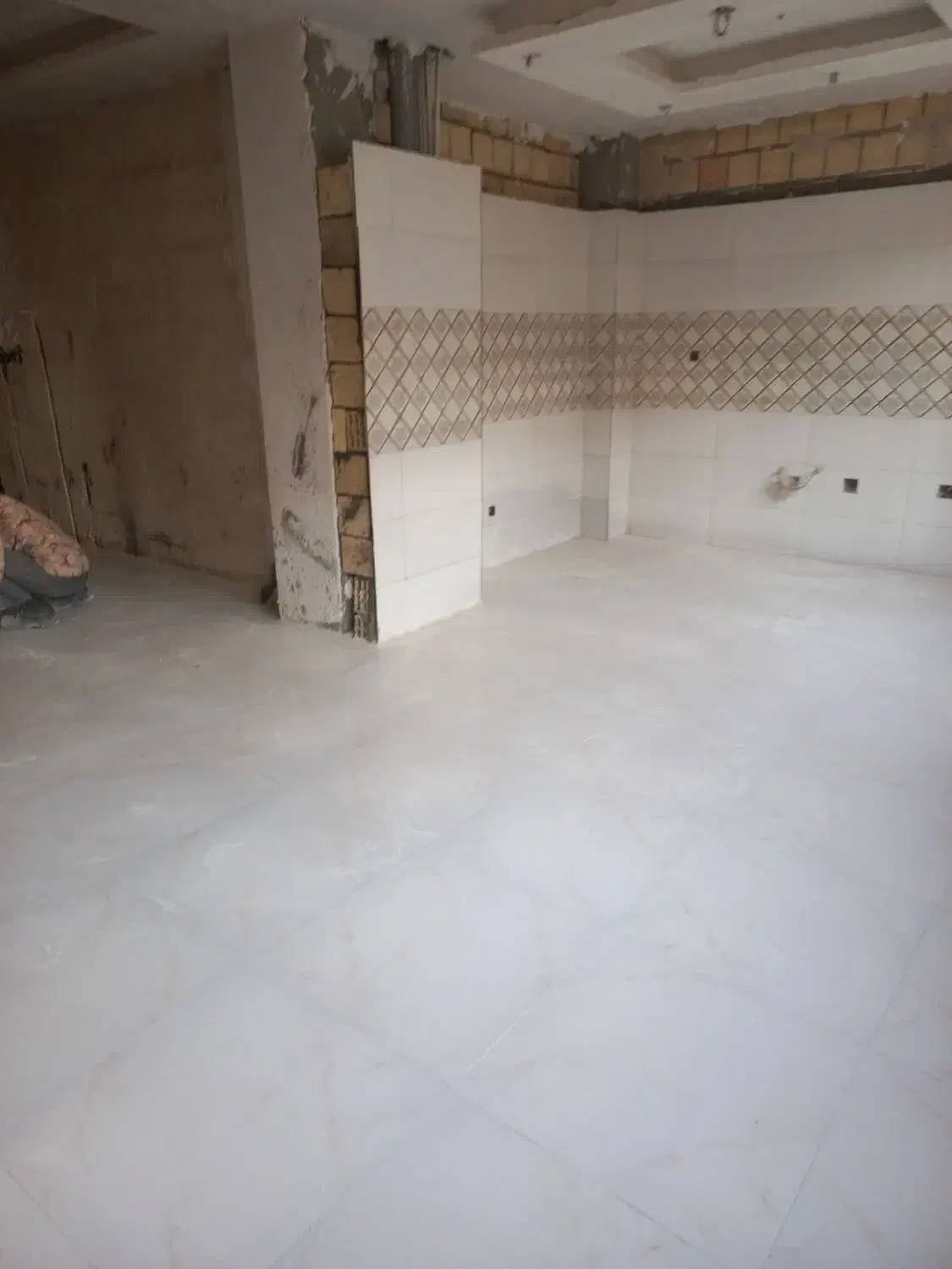 بنایی .کاشی  سرامیک کاری .سنگ آنتیک  بین کابینت|خدمات پیشه و مهارت|دماوند, دماوند|دیوار