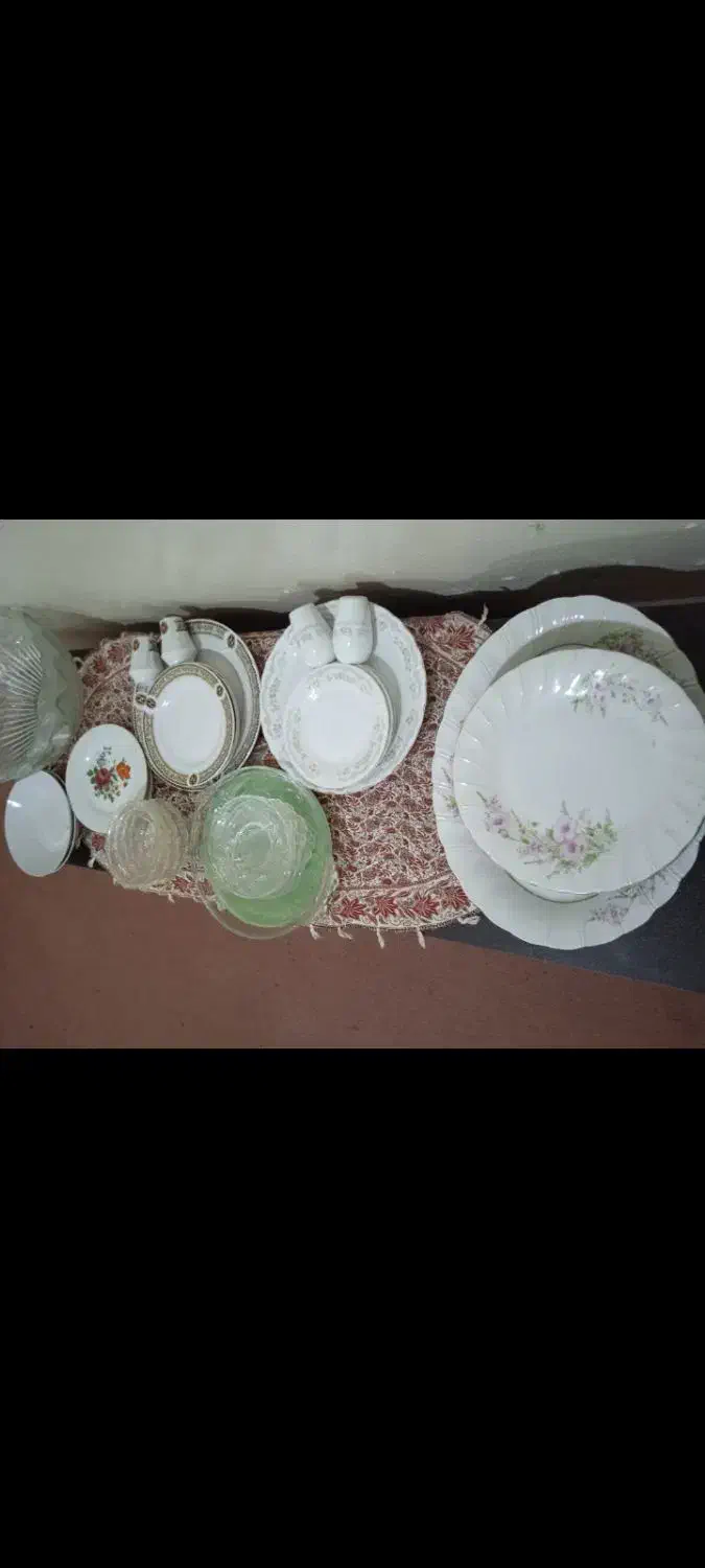 مقداری چینی قدیمی|ظروف سرو و پذیرایی|شاهین‌شهر, فیض|دیوار