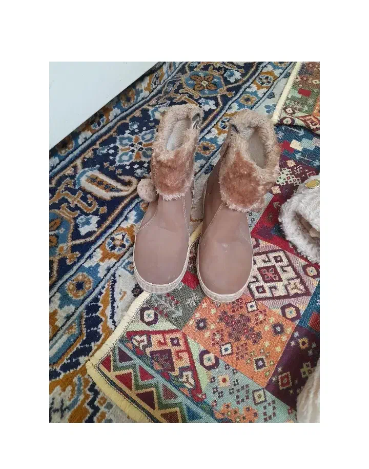 چکمه هابه علت اینکه دخترم بزرگ شده|لباس|کاشمر, |دیوار