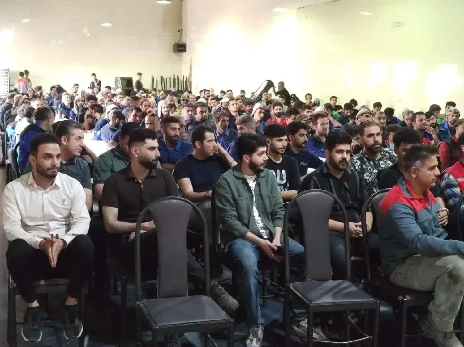 کارگرساده ذوب|استخدام صنعتی، فنی، مهندسی|زاهدان, |دیوار