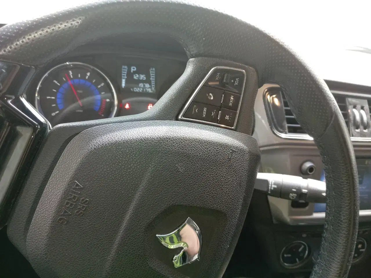 تارا لوکس مشکی اتوماتیکv2|خودرو سواری و وانت|یزد, |دیوار