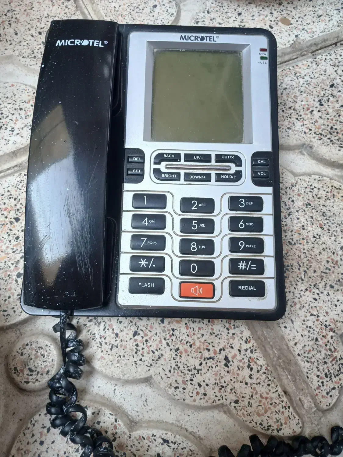 تلفن رومیزی سالم ب قیمت ۵۰۰تومن|تلفن رومیزی|مراغه, |دیوار