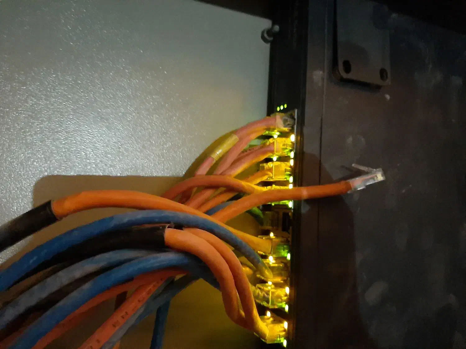 نصب و فروش دوربین مداربسته|دوربین مداربسته|اهر, |دیوار