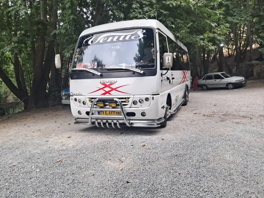 دو دستگاه مینی بوس هیوندا و ایسوز|خودرو سنگین|کرمانشاه, |دیوار